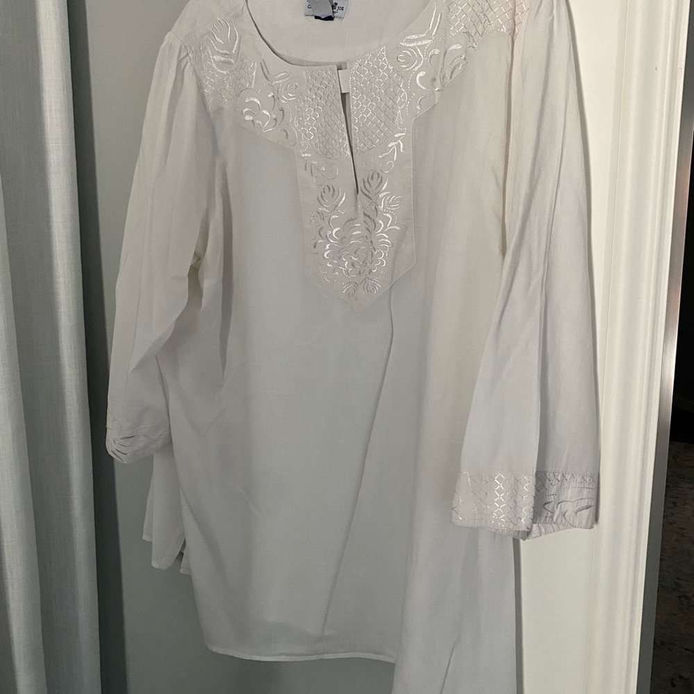 Caribbean Joe White Embroidered Blouse
